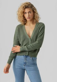 Vero Moda Adīta jaka - laurel wreath