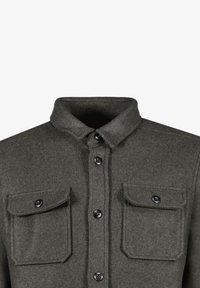 Grijze flanellen overhemd met knopen en een kraag, twee borstzakken en zwarte knopen. Heeft een gestructureerde stof en strakke lijnen.