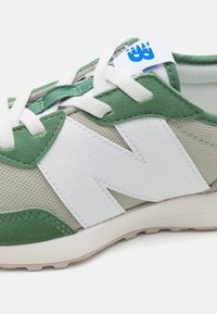 New Balance Sneaker low - green