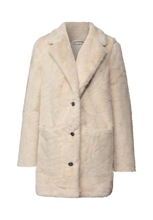 Manteau en fausse fourrure beige avec un col, fermeture à boutons et deux poches avant ; présente une finition douce et texturée ainsi qu'une coupe décontractée.