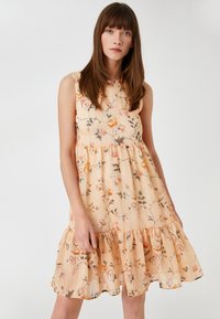 Koton ROUND NECK SLEEVELESS  FLORAL - Vapaa-ajan mekko - rose