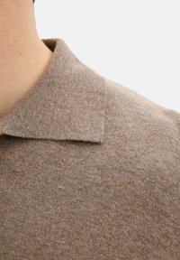 Oscar Jacobson PEPE - Piké - walnut beige