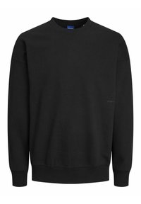 Černá mikina s kruhovým výstřihem a dlouhými rukávy, s žebrovanými manžetami a lemem, a malou modrou značkovou nálepkou uvnitř límce.