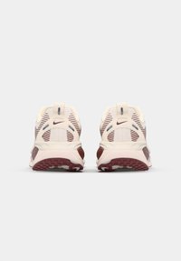 Nike Performance VOMERO 18 - Road running shoes - pale ivory/dark team red/red sepia/silt red/phantom