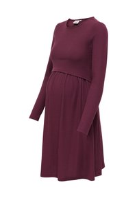 Robe de maternité à manches longues, côtelée, violet foncé, avec un design en couches et une taille empire pour un ajustement confortable.