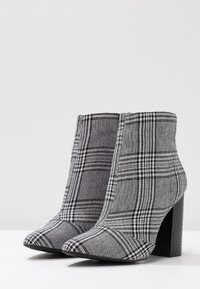 Even&Odd Botines de tacón - black