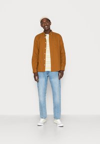 Only & Sons ONSALVARO SLIM SHIRT - Camisa - monks robe