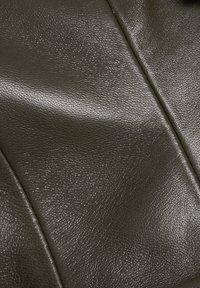 LA MANIA ALVA oliwkowy