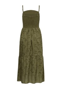 Robe midi sans manches vert olive avec corsage froncé, bretelles fines réglables et broderie florale ajourée sur la jupe.