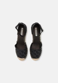 KARL LAGERFELD KAMINI MID EMBRO ANKLE LOOP - Saltos plataforma - black