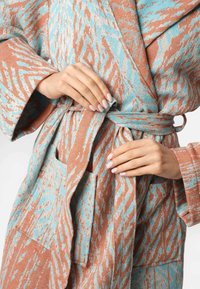 MAЯSIKØH Župan - caramel