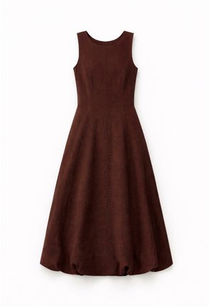 Vestido sin mangas color marrón oscuro en forma de línea A con un corsé ajustado y un dobladillo ligeramente fruncido, mostrado plano sobre un fondo blanco.