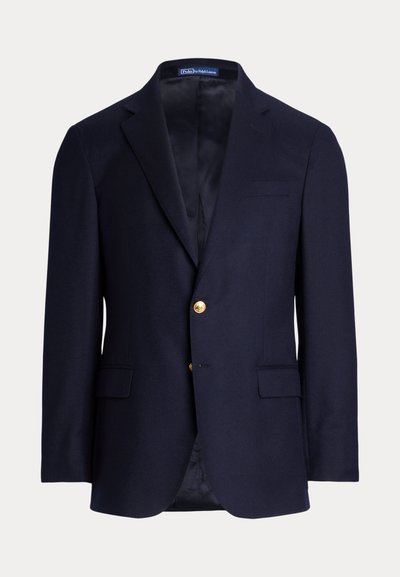 Blazer de lã azul-marinho com dois botões dourados, um bolso no peito único, lapelas com entalhe e forro em cetim azul, apresentando um corte ajustado e ombros estruturados.