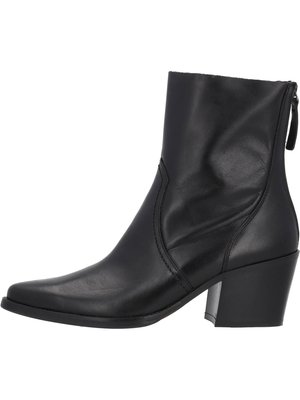 Bottine en cuir noir avec un bout pointu et un talon en block de hauteur intermédiaire. Présente une fermeture éclair sur le côté et des détails de couture subtils.