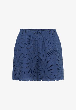 Pantaloni scurți din dantelă albastră, cu talie elastică și modele florale decupate, având tiv zimțat detaliat.