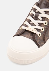 MICHAEL Michael Kors EVY LACE UP - Sporta apavi - brown