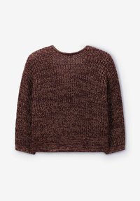 Donkerbruine en beige gebreide trui met lange mouwen en een afgeronde halslijn, plat uitgespreid tegen een witte achtergrond.