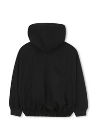 Czarna bluza z kapturem, z regulowanym sznurkiem, elastycznym pasem i długimi rękawami. Gładka tekstura bez widocznych logo czy wzorów.