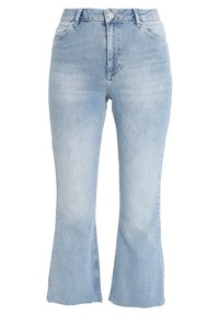 Jasnoniebieskie dżinsy z wysokim stanem, rozszerzanym dołem i delikatnymi przetarciami na kolanach. Posiadają rozporek na guziki i pięć kieszeni.