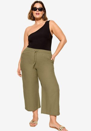 Curves Like These, Pantaloni - khaki green