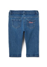 Pantalones cortos de mezclilla con un lavado azul, con un diseño de "Minnie" bordado en el bolsillo trasero derecho y dos bolsillos traseros con costuras rectas.