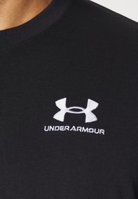 Under Armour LOGO HEAVYWEIGHT - Navadna majica - black/white
