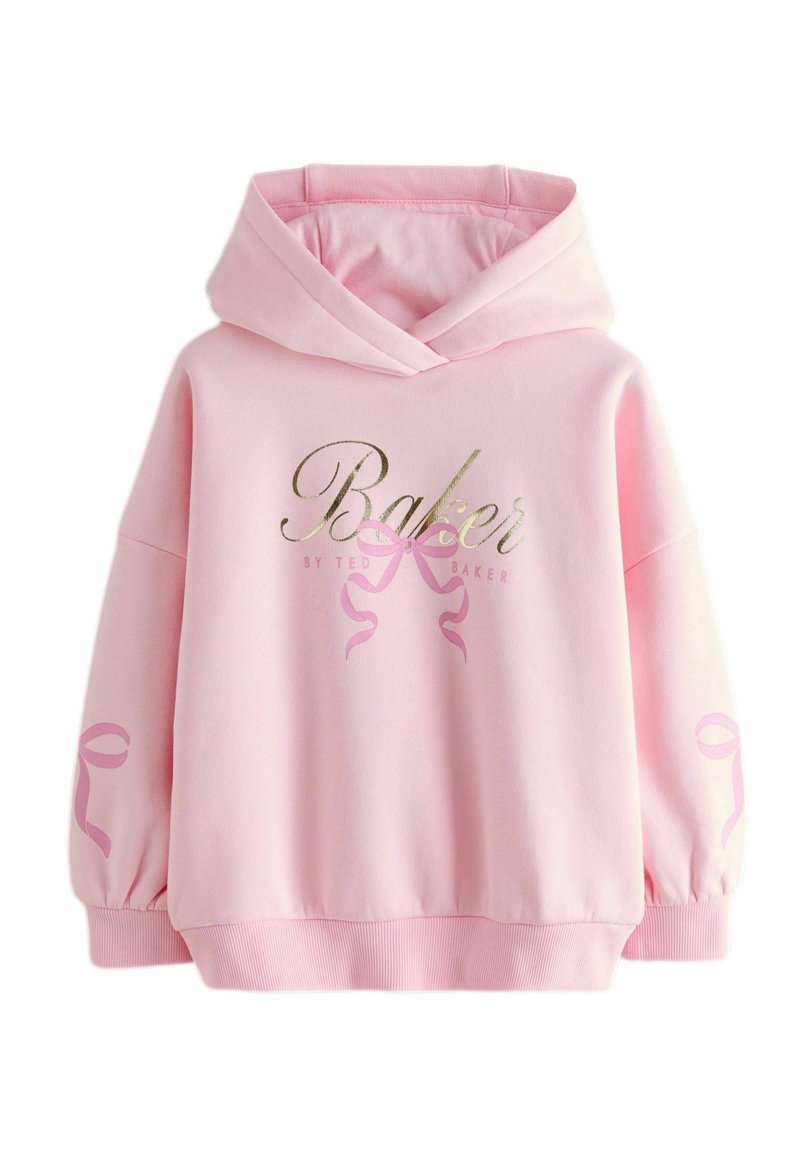 Rosa Kapuzenpullover mit weicher Textur, ausgestattet mit einem goldenen "Baker"-Logo und rosa Banddesigns an den Ärmeln. Übergroßer Schnitt und verstellbare Kapuze.