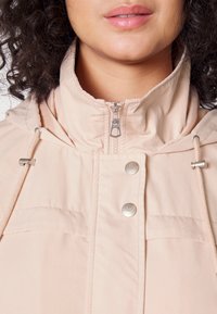 ONLY Carmakoma CARNEWSTARLINE SPRING - Parka - rose smoke