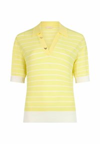 Polo jaune à manches courtes avec des rayures horizontales blanches, des poignets et un ourlet blancs, et un col en V avec deux petits boutons métalliques.