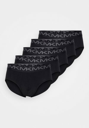 Schwarze Baumwollslips mit einem dicken schwarzen Bund, der ein wiederholtes Logo-Muster aufweist, in einem Stapel von sechs angeordnet.