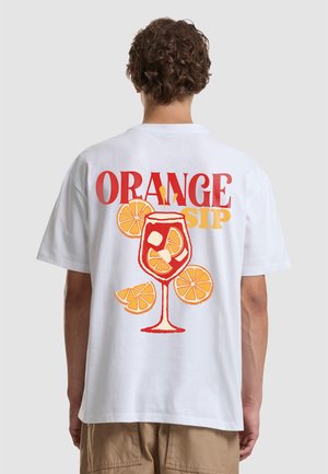 Mister Tee, ORANGE SIP OVERSIZE TEE - Tričko s potlačou - white