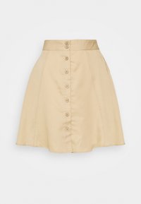 Beige bomullskjol med en utsvängd design, sex framknappar och midjeband. Slät textur utan synliga mönster eller detaljer.