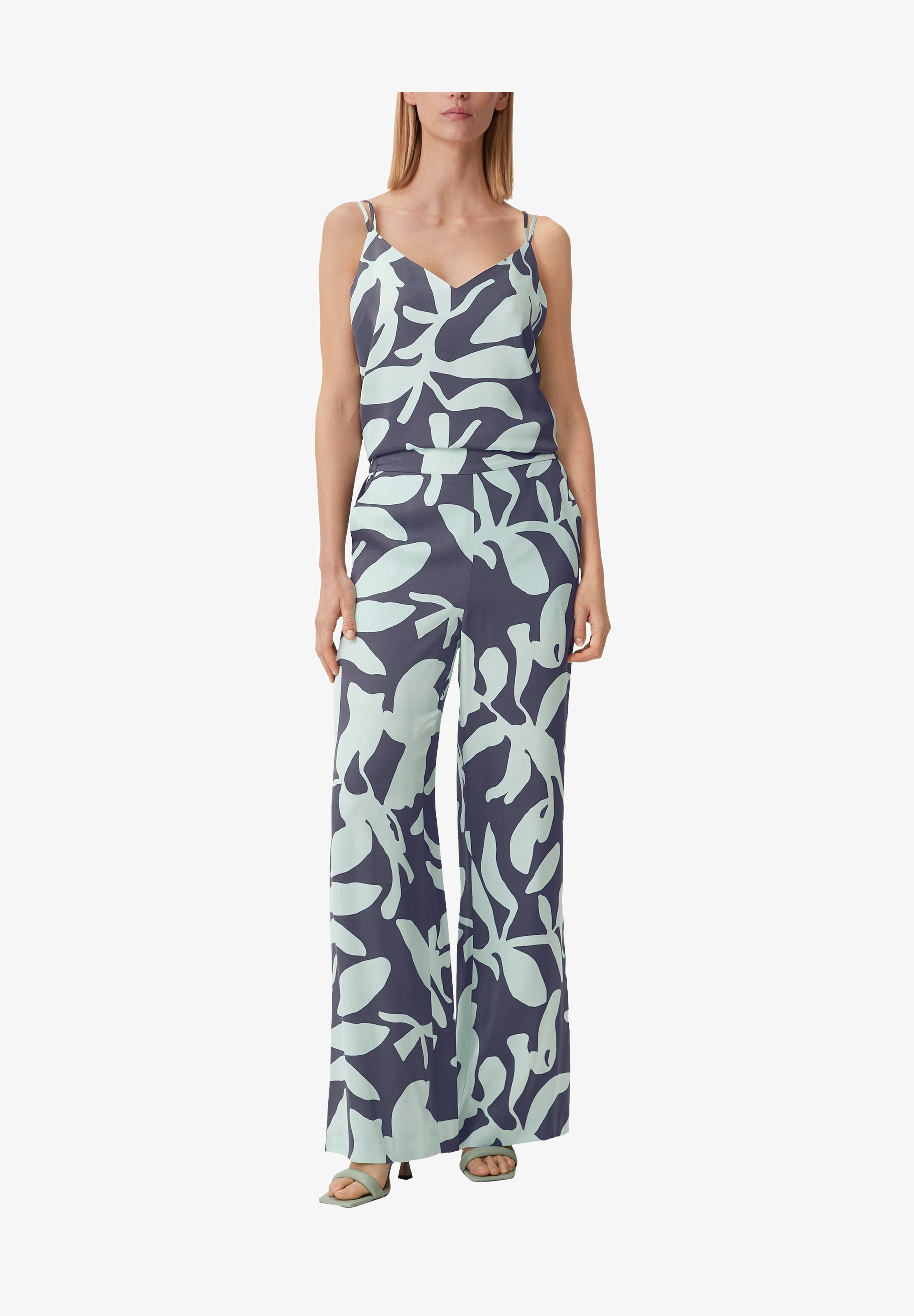Comma Top Donna: Elegante E Versatile Per Ogni Occasione