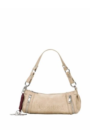Sac à main beige Desigual avec deux poches zippées argentées, une bandoulière réglable avec anneaux métalliques et un porte-clés fixé sur le côté gauche.