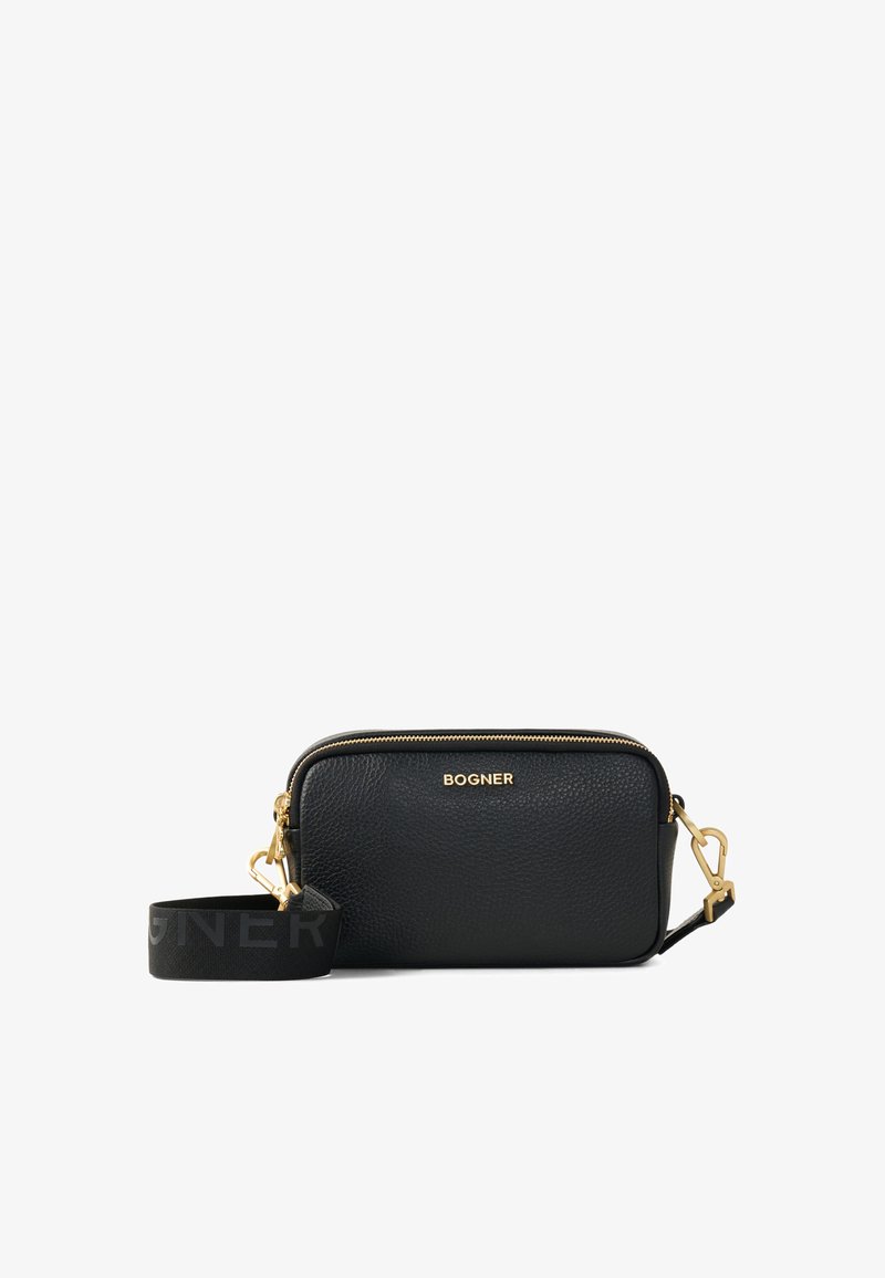 Czarna skórzana torebka crossbody o teksturowanej powierzchni, złotych akcentach i logo. Zawiera odpinany pasek oraz zamek błyskawiczny. Kompaktowy design.
