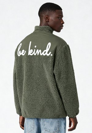 BE KIND EMBROIDERY UNISEX - Giacca in pile - khaki