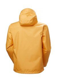 Giacca impermeabile gialla con cappuccio vista da dietro, con maniche lunghe e tessuto liscio leggermente lucido.
