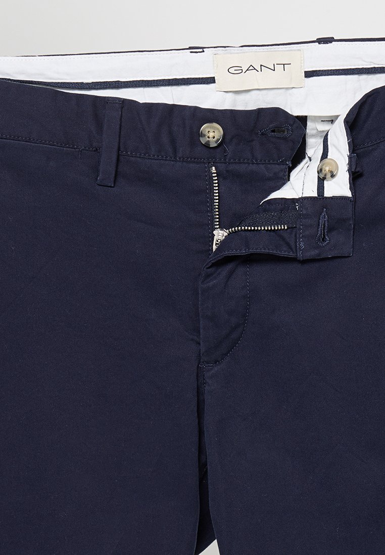 SLIM FIT