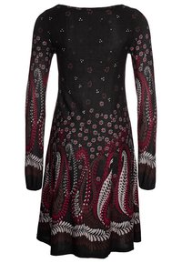 Robe noire à manches longues avec des motifs cachemire multicolores et floraux, dotée d'un col arrondi et d'un bas évasé. Tissu texturé.