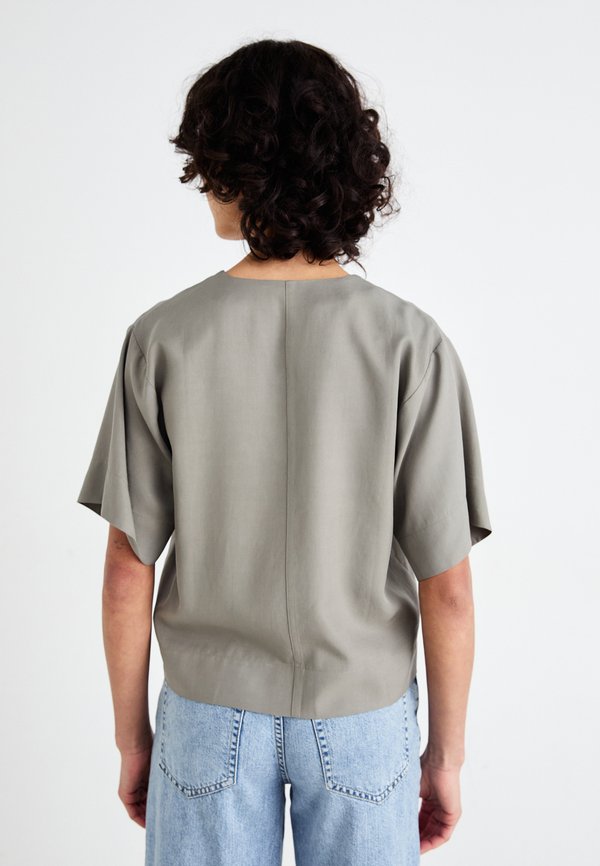 SLFNATUK BOXY TIE - Blouse - vetiver4