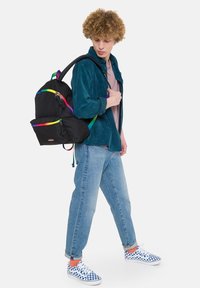 Eastpak PADDED PAK'R - Malý batoh  - rainbow dark