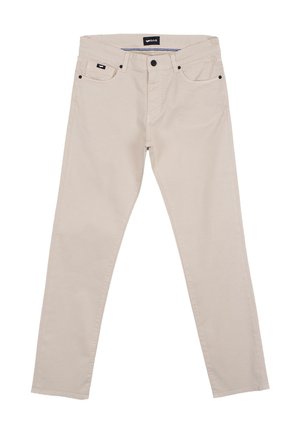 Beżowe spodnie o prostych nogawkach z przednim guzikiem i zamkiem błyskawicznym, szlufkami na pasek oraz pięcioma kieszeniami, w tym małą kieszonką na monety z czarną etykietą.