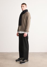 BOSS KAI - Joggesko - open green