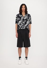 Versace Jeans Couture TECHNICAL TAILORING - Shorts - black