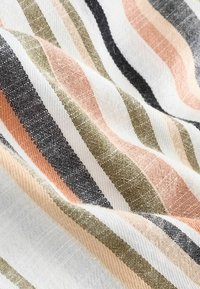 PETITE FIT - Užsagstoma palaidinė - white stripe