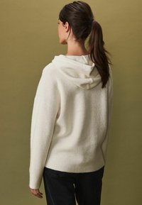 Next GEM BUTTON - Sweat à capuche - ecru cream
