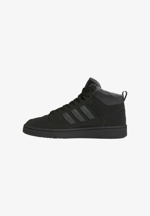 Sneaker alte nere con tomaia sintetica testurizzata, caratterizzate da tre righe grigie, punta rotonda e colletto imbottito per supporto. Suola in gomma.