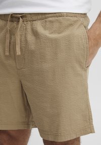 Solid SDFREVNE REGULAR FIT - Shorts - sand