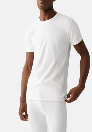 Marks & Spencer, HEATGEN™ MEDIUM THERMAL SHORT SLEEVE TOP - T-Shirt basic - white