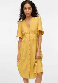 Vero Moda Marškininė suknelė - golden spice